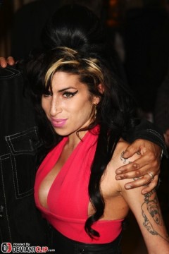 Cuando Amy Winehouse's se operó las tetas