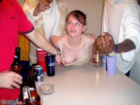 Fiesta y sexo con chicas borrachas