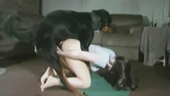 Video Mujer adicta al sexo animal casero